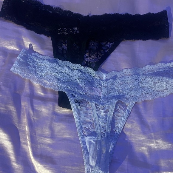 JUICY COUTURE BLING THONGS - Picture 3 of 6